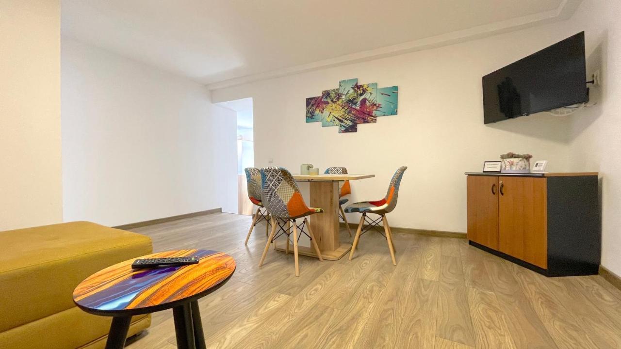 Well Prettyplaces Apartment 001 Brasov Ngoại thất bức ảnh
