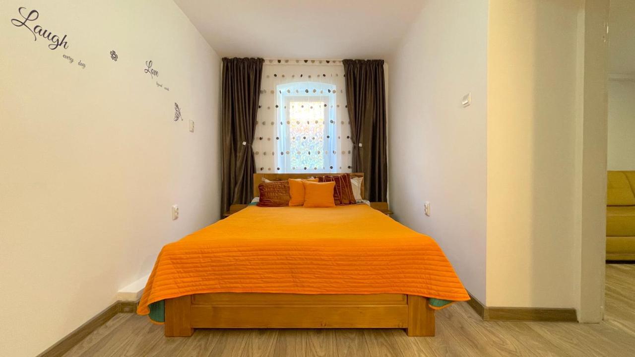 Well Prettyplaces Apartment 001 Brasov Ngoại thất bức ảnh