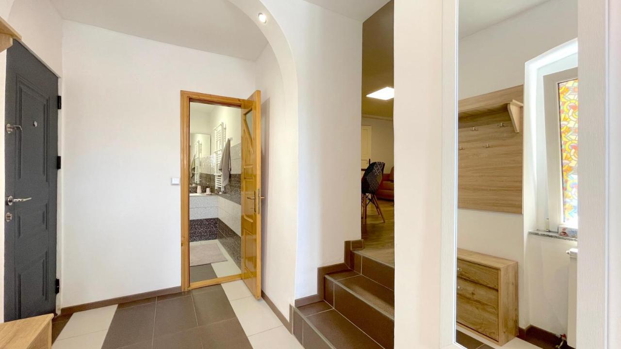 Well Prettyplaces Apartment 001 Brasov Ngoại thất bức ảnh